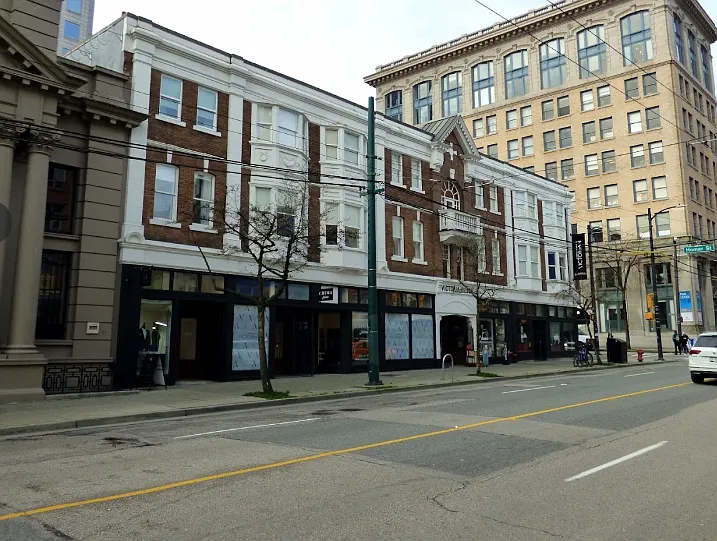 105 Richards St — Photo 4