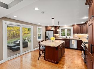 14 Flagg Cir, Waltham, MA 02453