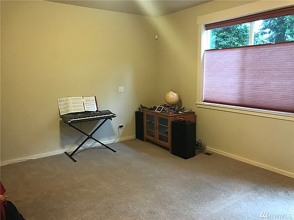 5th image of 17910 54th Pl W
