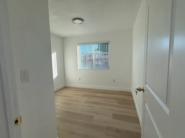 10221 Griffith St #2 — Photo 7