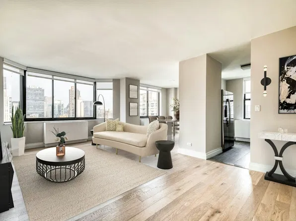 155 East 31st Street image 1 of 12