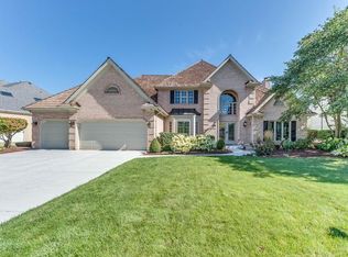 3443 White Eagle Dr, Naperville, IL