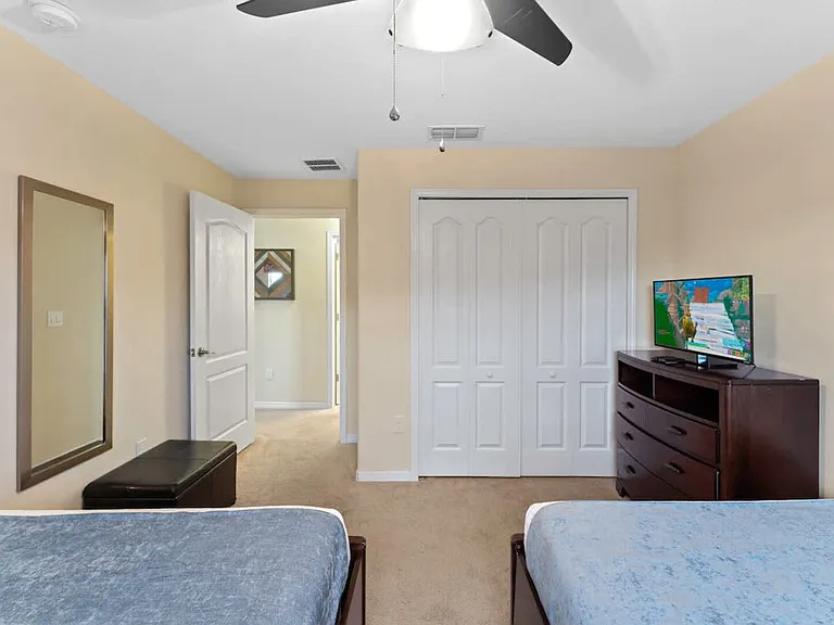 Majesty Palm Rd — Photo 24