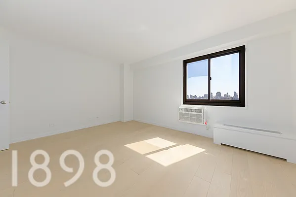 Rented by A&E Real Estate Management | media 16