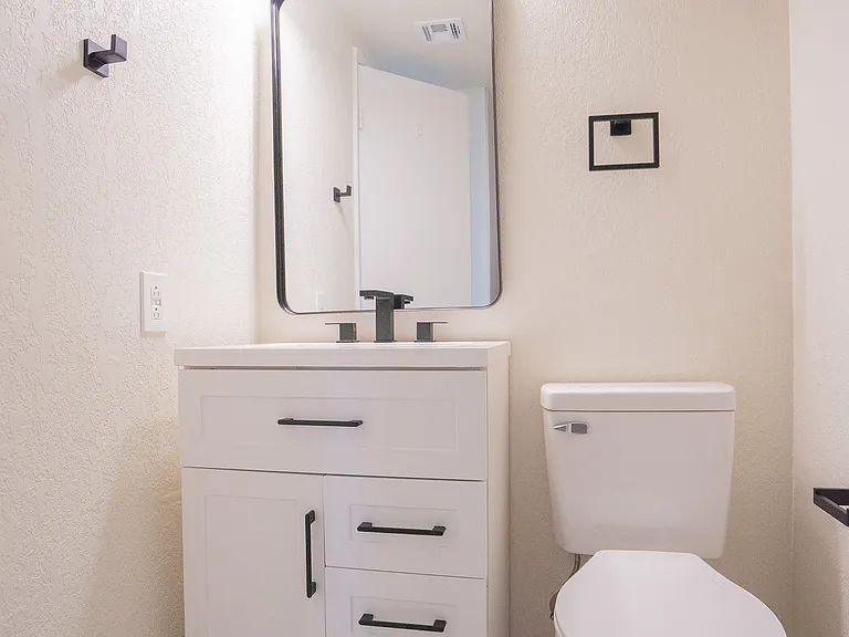 3142 N 78th Dr — Photo 16