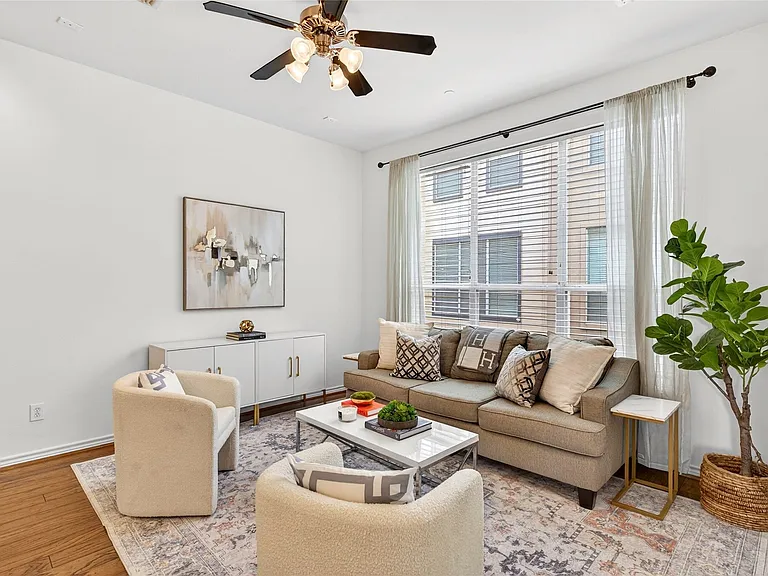 4050 McKinney Ave #12 — Photo 4