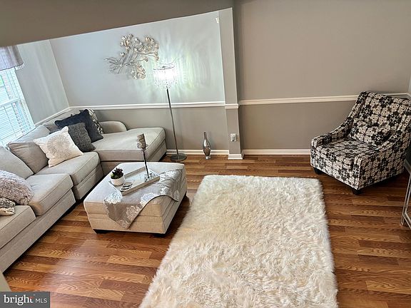 2nd image of 21 Photinia Dr