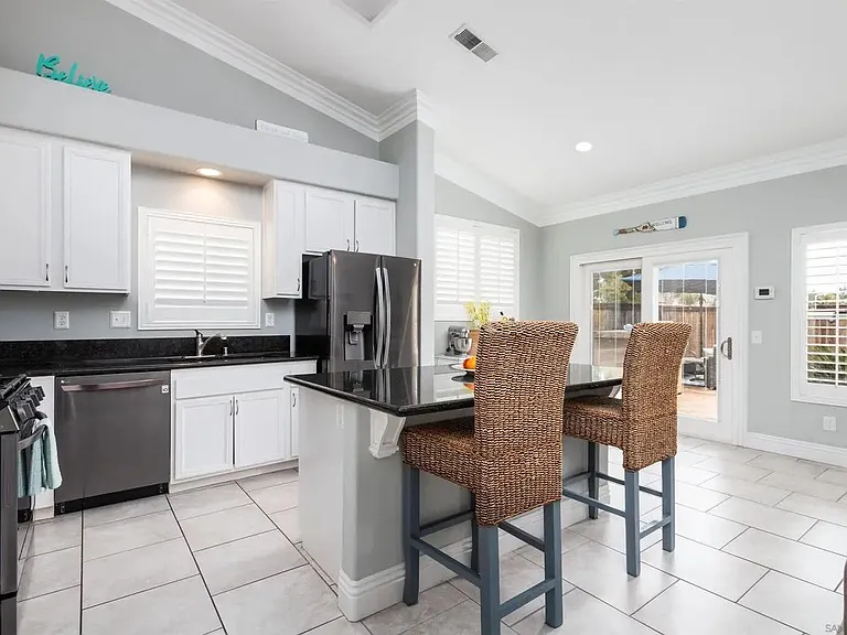330 Del Flora St — Photo 12