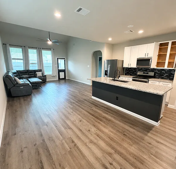 2291 Raider Dr — Photo 2