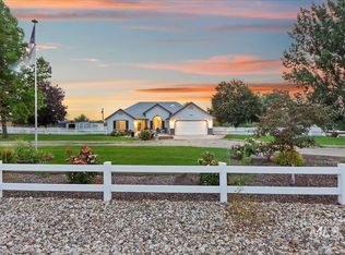 26061 Gill Ln, Middleton, ID 83644