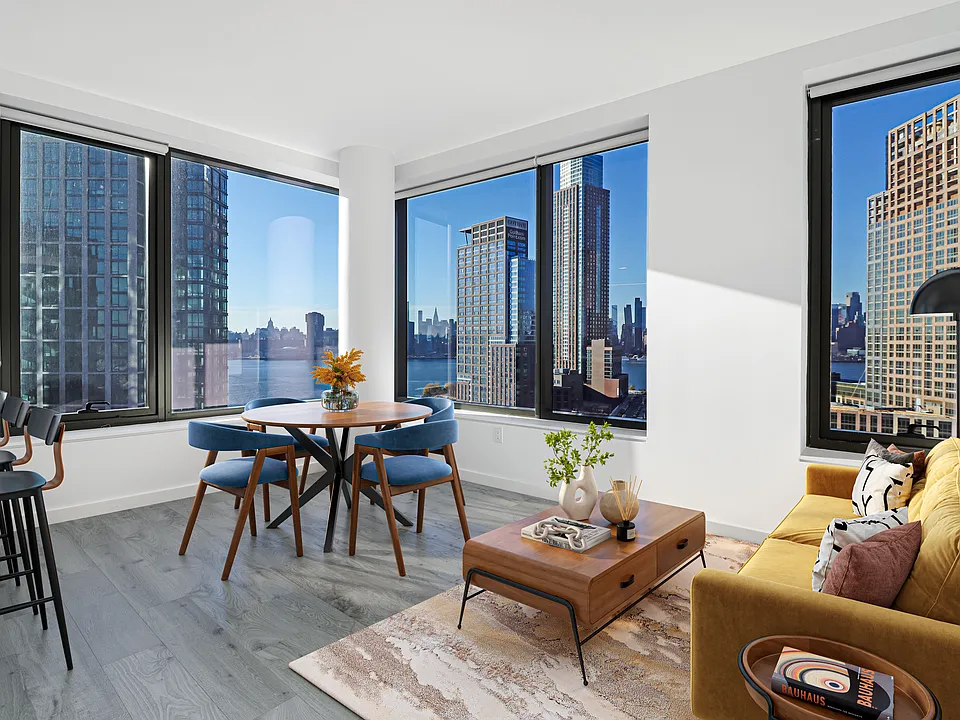 77 Commercial St #20D
