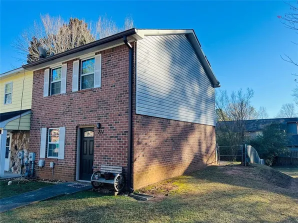 2711 Greystone Ct, Austell, GA 30106
