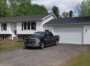 2 Rivers Edge Dr, Morrisonville, NY 12962