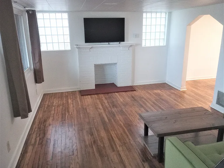 428 Connor St — Photo 4