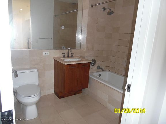 4th image of 4 Beacon Way APT 421