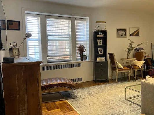 Sold by Remax City Square | media 20