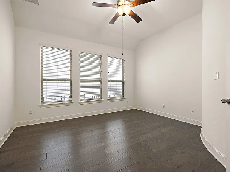 4705 Napoli Shore Dr — Photo 27