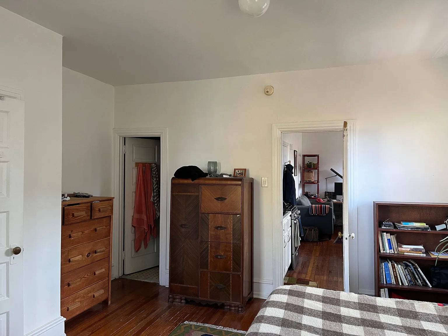 1 bed, 450 sqft, $1,350 — Photo 4
