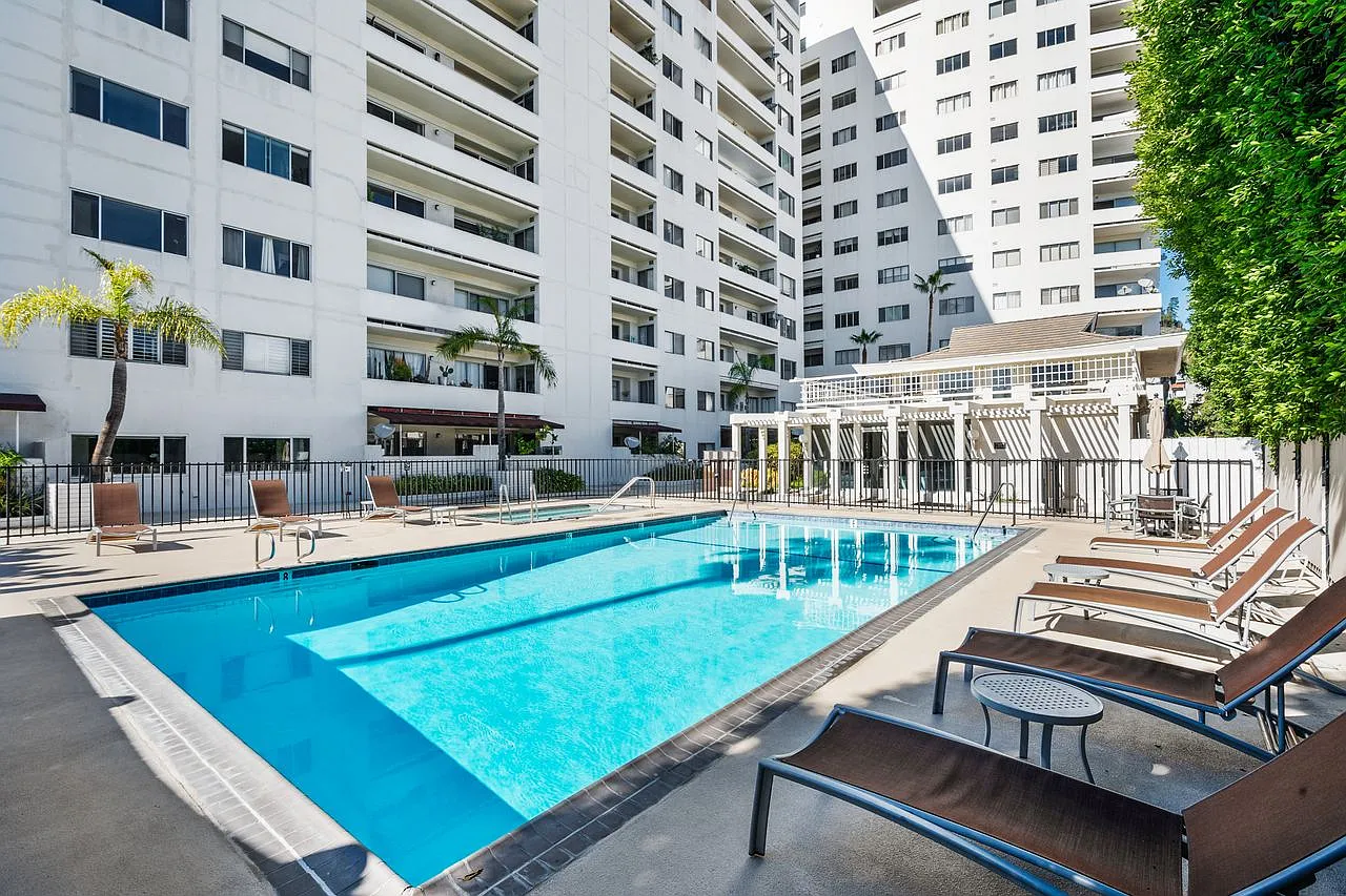 1 bed, 1260 sqft, $3,350 — Photo 2