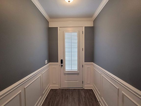 2nd image of 3811 Bettys Pl