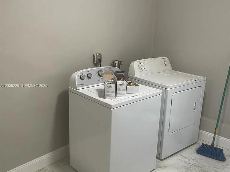 5424 NW 17th Ct #5424 — Photo 8
