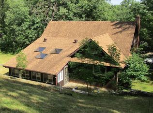 247 S Curve Rd, Altoona, PA 16601