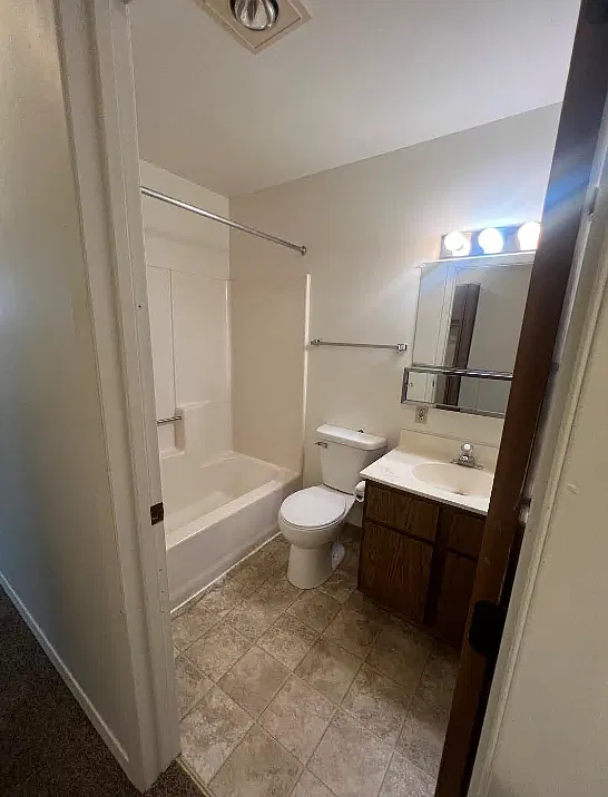 1 bed, $995 — Photo 2
