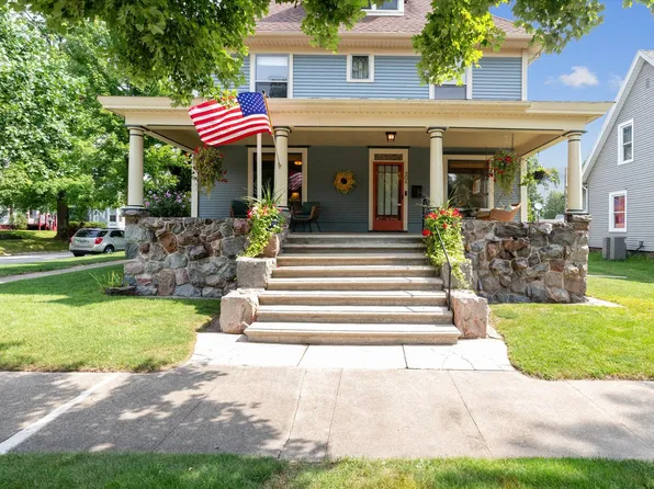 306 Main St, Dowagiac, MI 49047