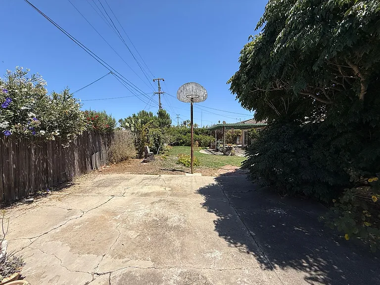 735 Patterson Rd — Photo 43