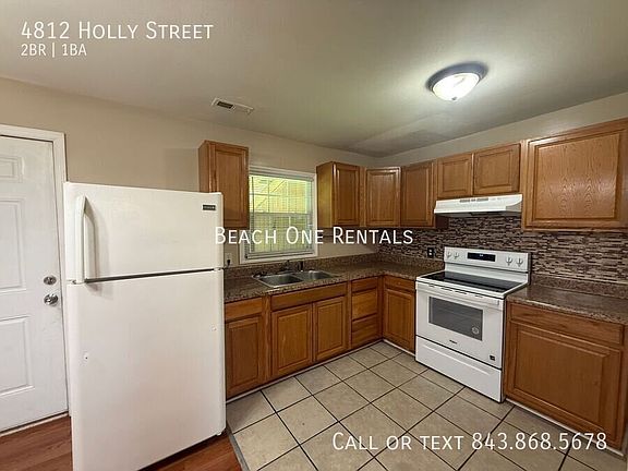 5th image of 4812 Holly St