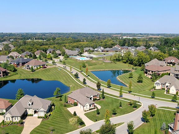 3rd image of 252 Shakes Creek Dr