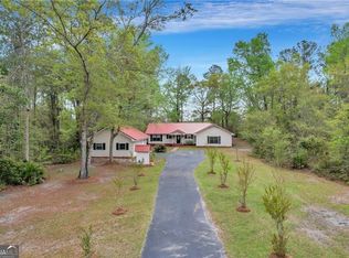 1806 Horseshoe Cove Rd, Waverly, GA 31565