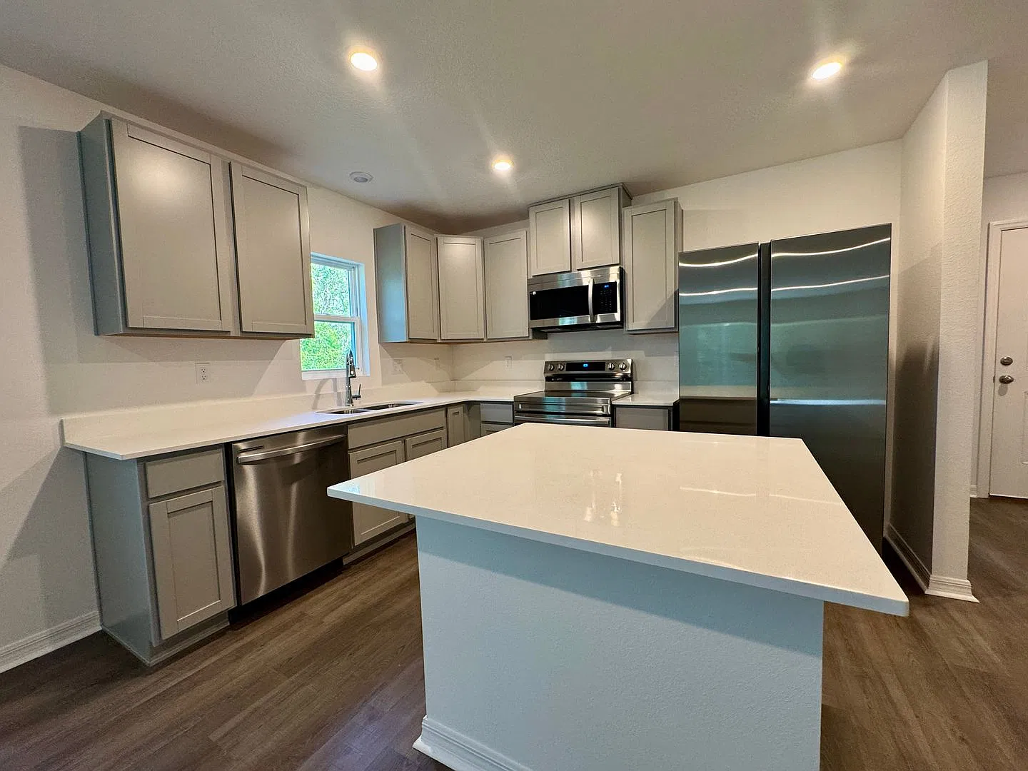 3046 E Glenn St. — Photo 3