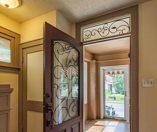 729ThurmanAve_Entry3-5565