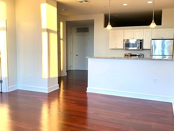 4th image of 266 Pearl St #107