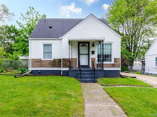 25 Alter Ct, Mount Clemens, MI 48043