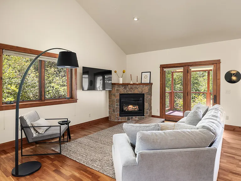 Upstairs Living Area