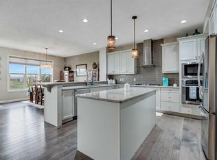 55 S Sage Bluff Grn NW, Calgary, AB T3R 0X8