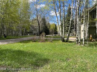 2940 N Aspen Wood Ln, Wilson, WY 83014