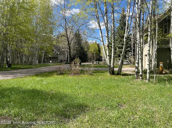 2940 N Aspen Wood Ln, Wilson, WY 83014