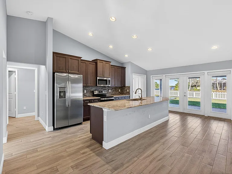2501 SE Mariposa Ave — Photo 47