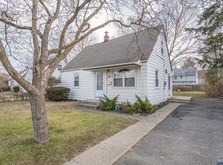 20 Rockridge Rd, Wanaque, NJ 07420