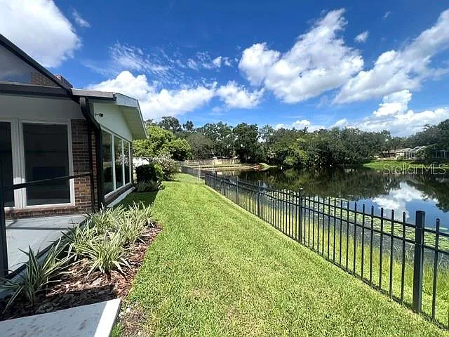 3 bed, 2.0 bath, 2250 sqft, $3,800 — Photo 4