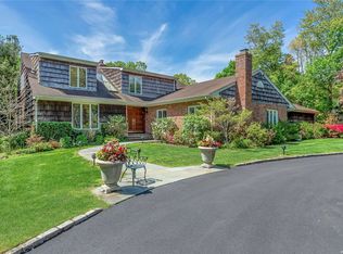 2112 Cedar Swamp Rd, Glen Head, NY 11545