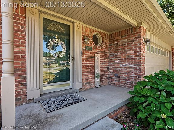 4th image of 39473 E Ann Arbor Trl