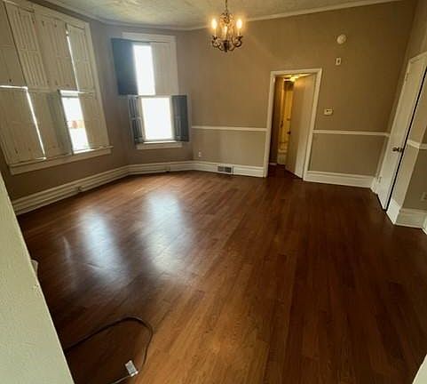 2nd image of 201 Vannear Ave Unit 4