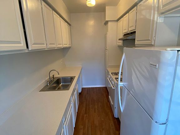 5th image of 8262 Norton Ave #201