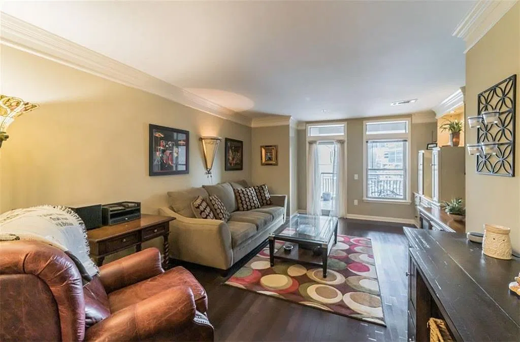 1 bed, 1.0 bath, 998 sqft, $1,950 — Photo 4