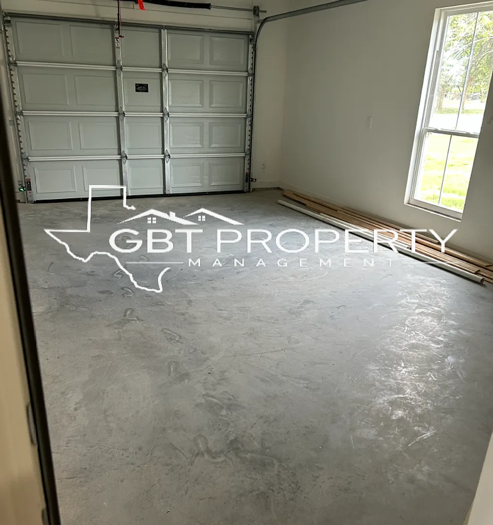 3 bed 2 bath House! — Photo 3