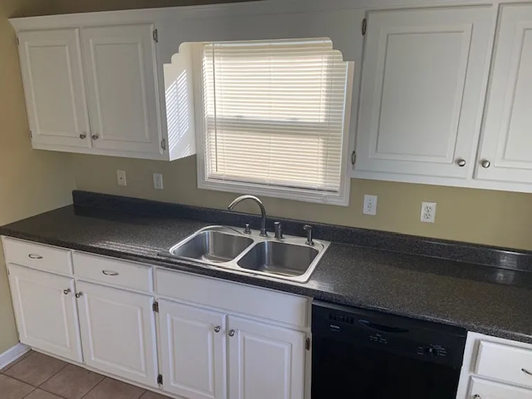 306 Countryview Cv — Photo 12